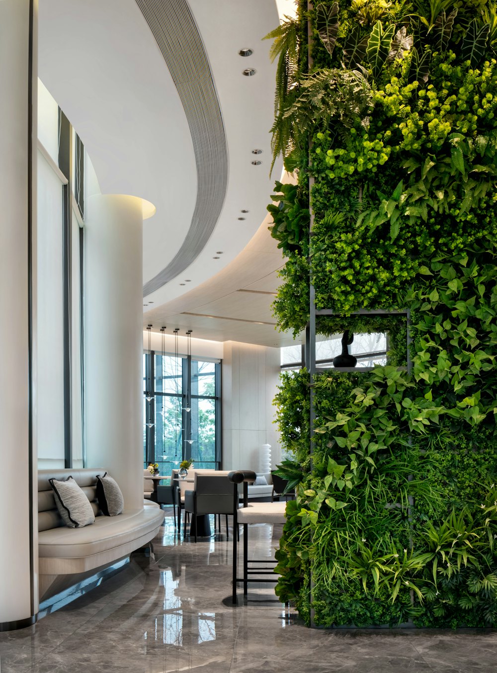 Jardim vertical em hall de entrada